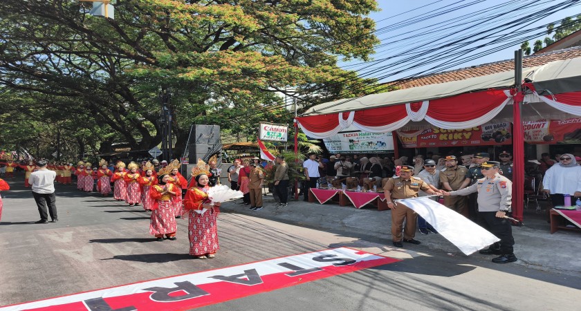 SMPN 7 Nganjuk Meriahkan HUT RI ke-80 Lewat Karnaval dan Pawai Pembangunan