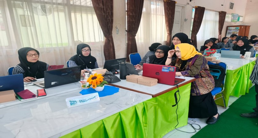Tingkatkan Kompetensi Guru, SMPN 7 Nganjuk Gelar Bimtek STEM dengan Metode In-On Service Training